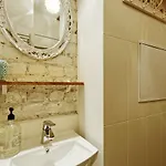 Apartman Silent Center Boutique Apt. +free Parking