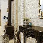 Silent Center Boutique Apt. +free Parking Apartman *
