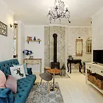 Silent Center Boutique Apt. +free Parking Riga
