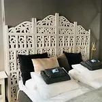 Silent Center Boutique Apt. +free Parking Apartman *