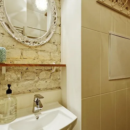 Apartment Silent Center Boutique Apt. +free Parking