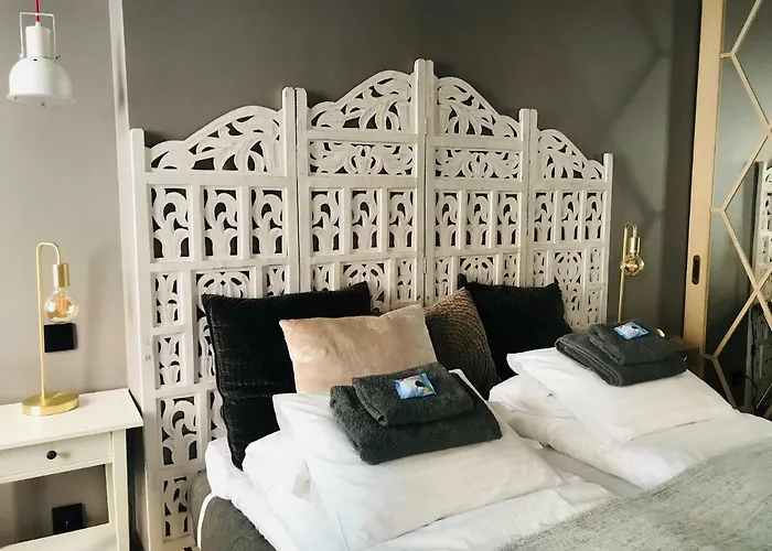 Silent Center Boutique Apt. +free Parking Апартаменты *