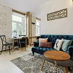 Silent Center Boutique Apt. +free Parking